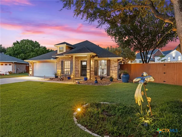 $695,000 | 1832 Sunnybrook Drive, New Braunfels, TX 78130