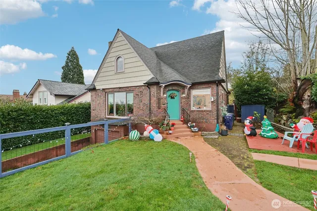 $975,000 | 2624 North 30th Street, Tacoma, WA 98407