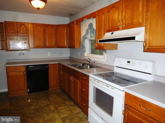 4810 Ridge Road Mount Airy, MD 21771 - Photo 4 of 12 Kitchen