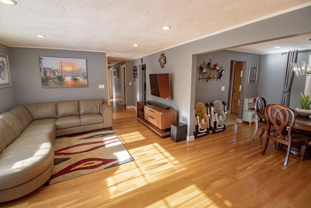 10 Haynes Road Framingham, MA 01701 - Photo 8 of 42 Gallery Image 8