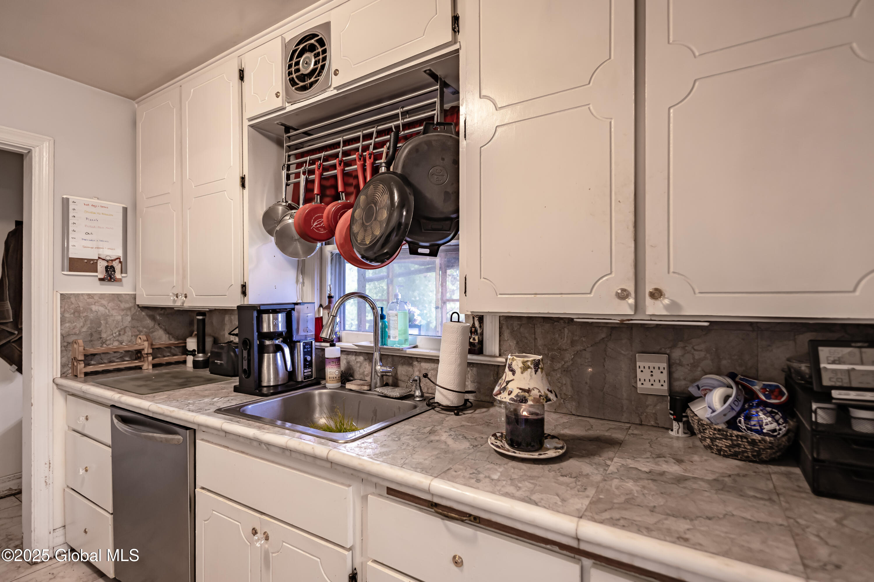 12 Onderdonk Road Schenectady, NY 12302 - Photo 11 of 35 0D2A2819-HDR