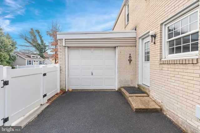 $425,000 | 240 Sandra Road, Wilmington, DE 19803