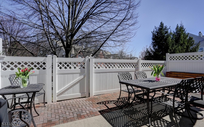 18 Knox Court Bernards, NJ 07920 - Photo 2 of 18