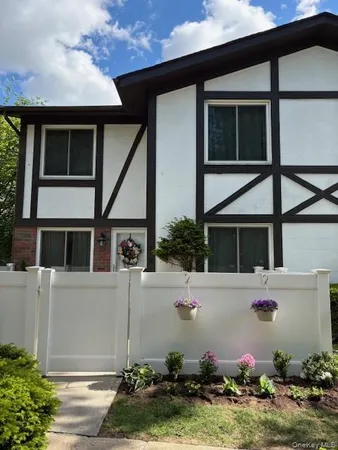 $376,500 | 273 Birchwood Road, Unit 273, Medford, NY 11763