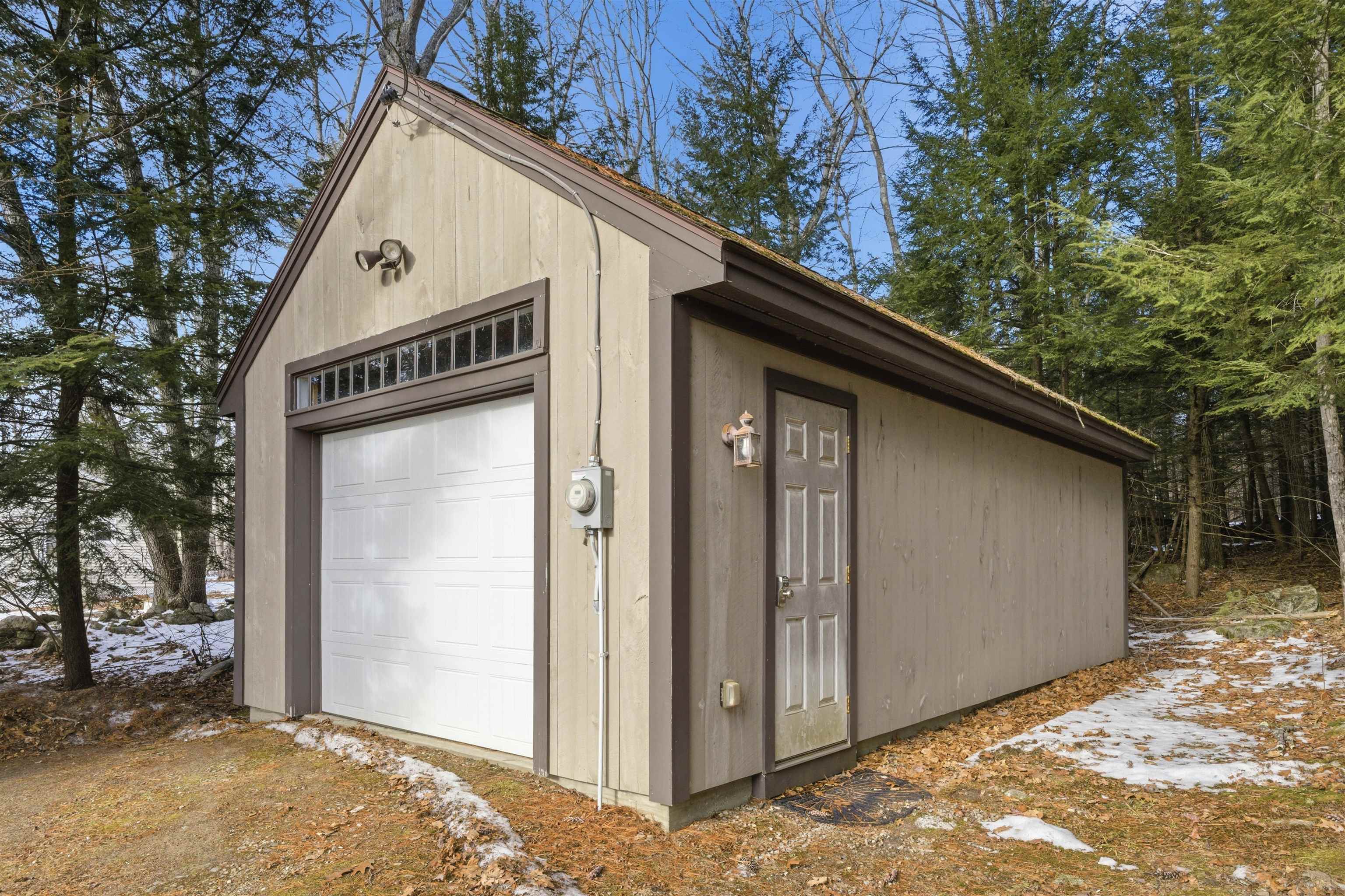 287 Clough Pond Road Loudon, NH 03307 - Photo 4 of 38 Gallery Image 4