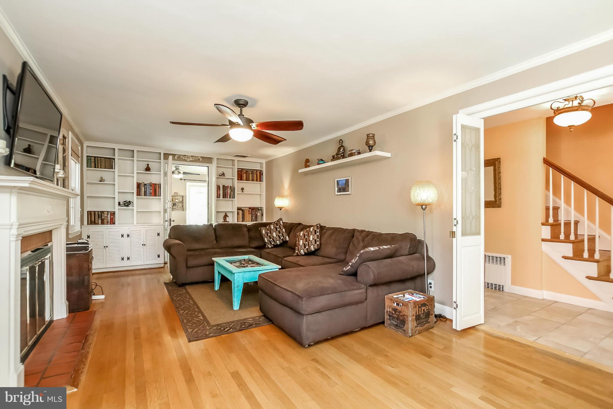626 Overbrook Road Baltimore, MD 21212 - Photo 3 of 30 Living Room