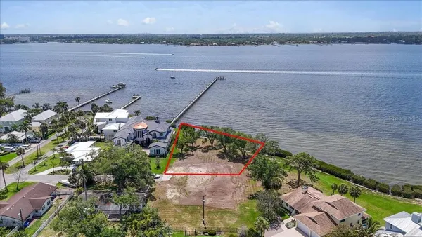 $1,375,000 | 2111 4th St Court West, Palmetto, FL 34221