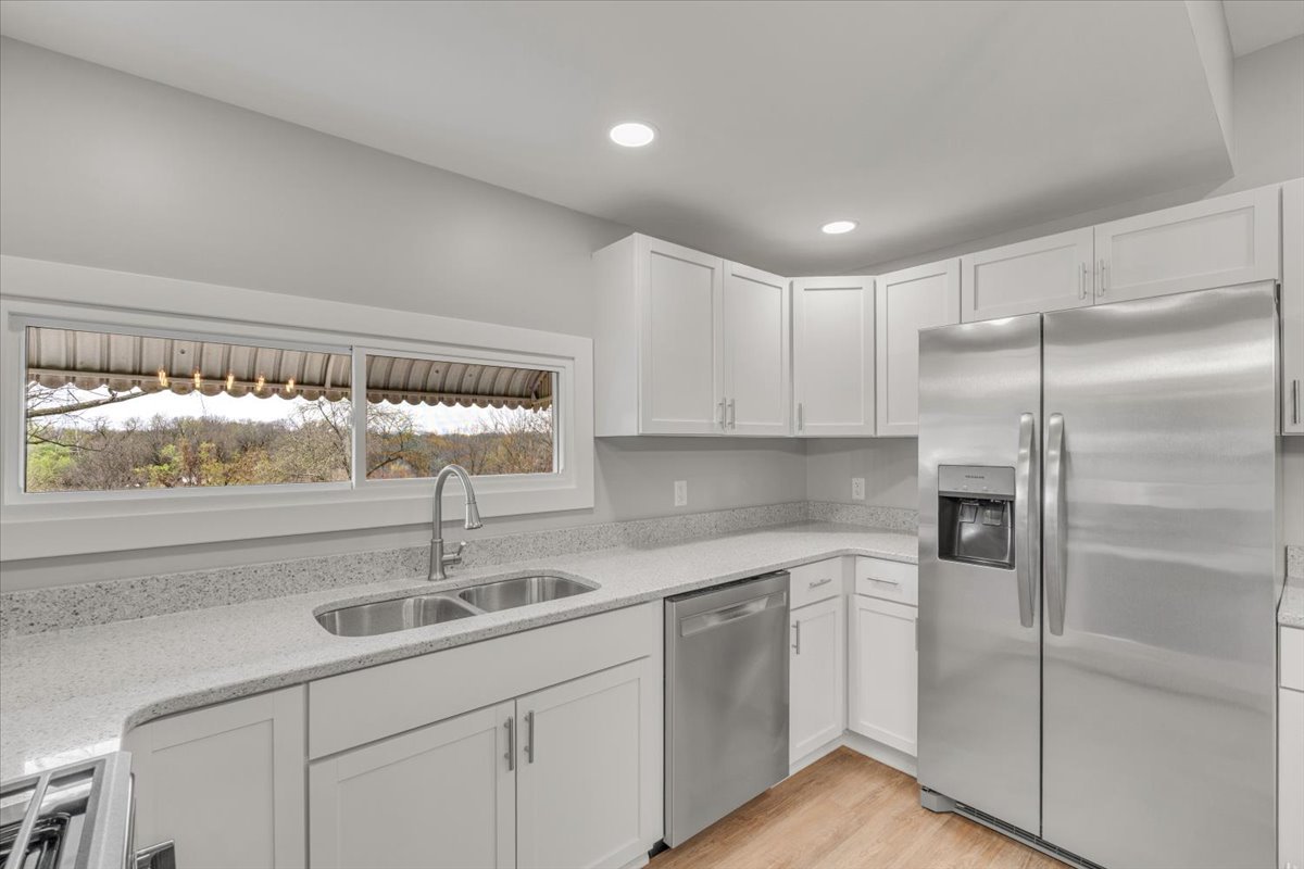 8850 Ridgewood Road Rock Island, IL 61201 - Photo 14 of 45