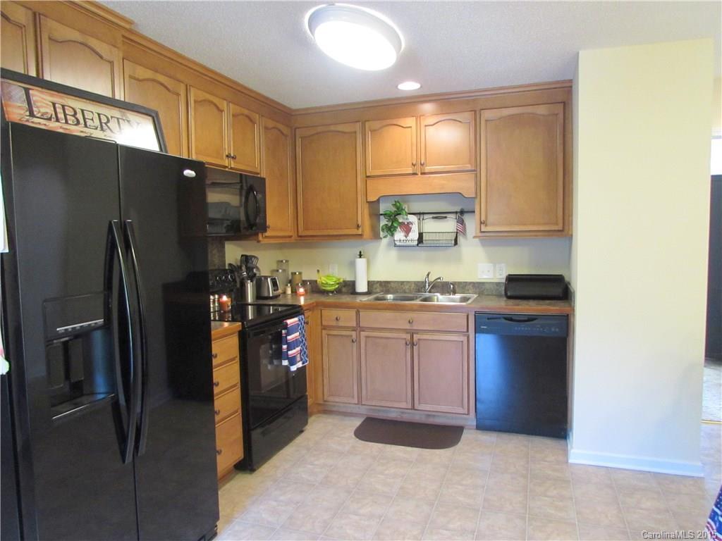 648 Red Hawk Way Clover, SC 29710 - Photo 8 of 19 Gallery Image 8