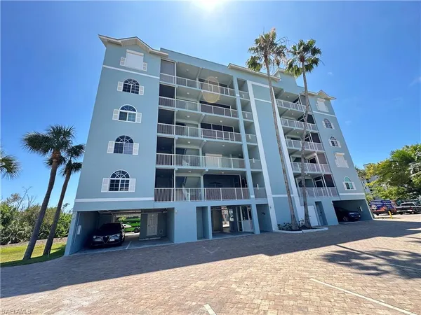 $439,900 | 22748 Island Pines Way, Unit 302, Fort Myers Beach, FL 33931