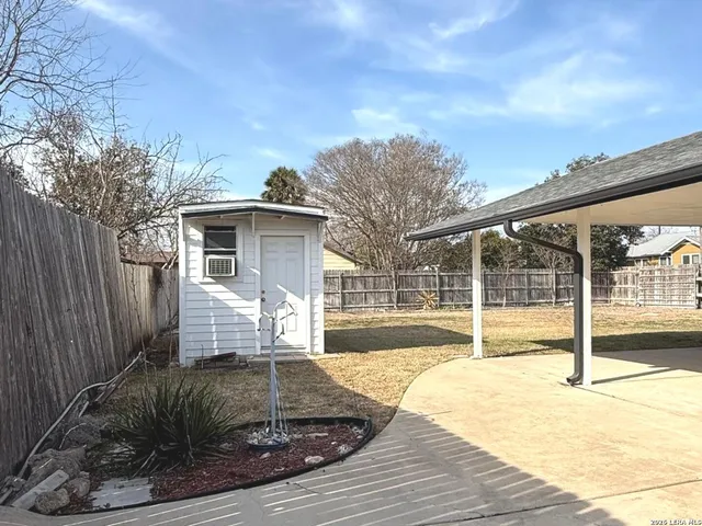$185,000 | 201 Avenue D, Converse, TX 78109
