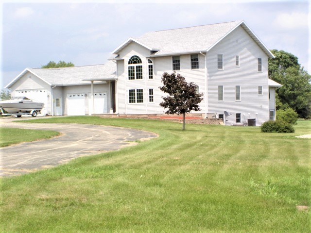 1924 Lenox Road Dixon, IL 61021 - Photo 1 of 24