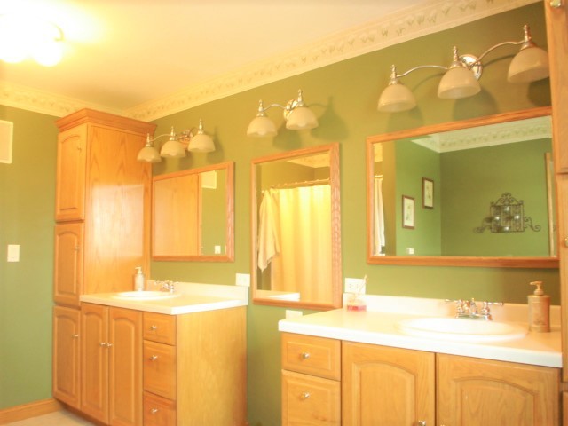 1924 Lenox Road Dixon, IL 61021 - Photo 9 of 24