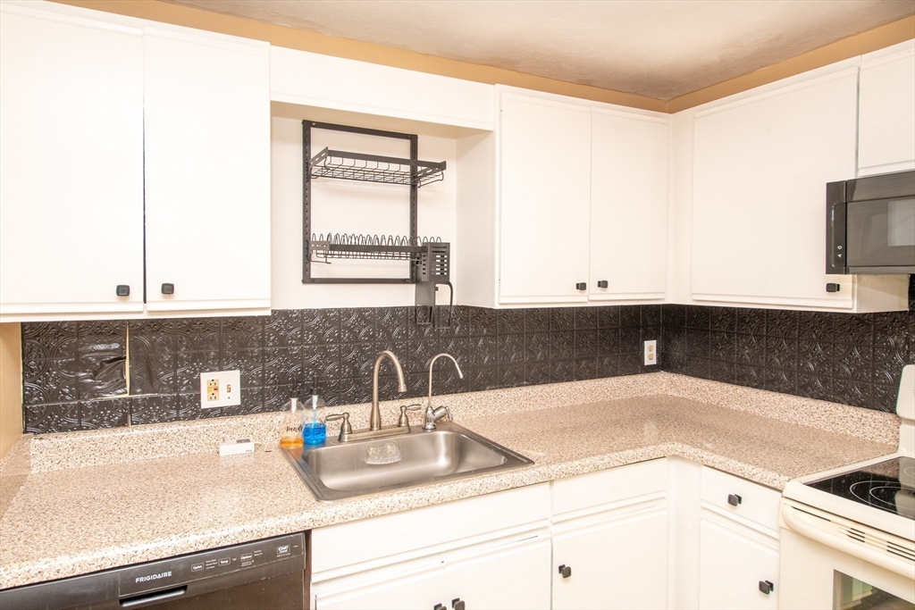 1585 Braley Road, Unit 51 New Bedford, MA 02745 - Photo 8 of 21