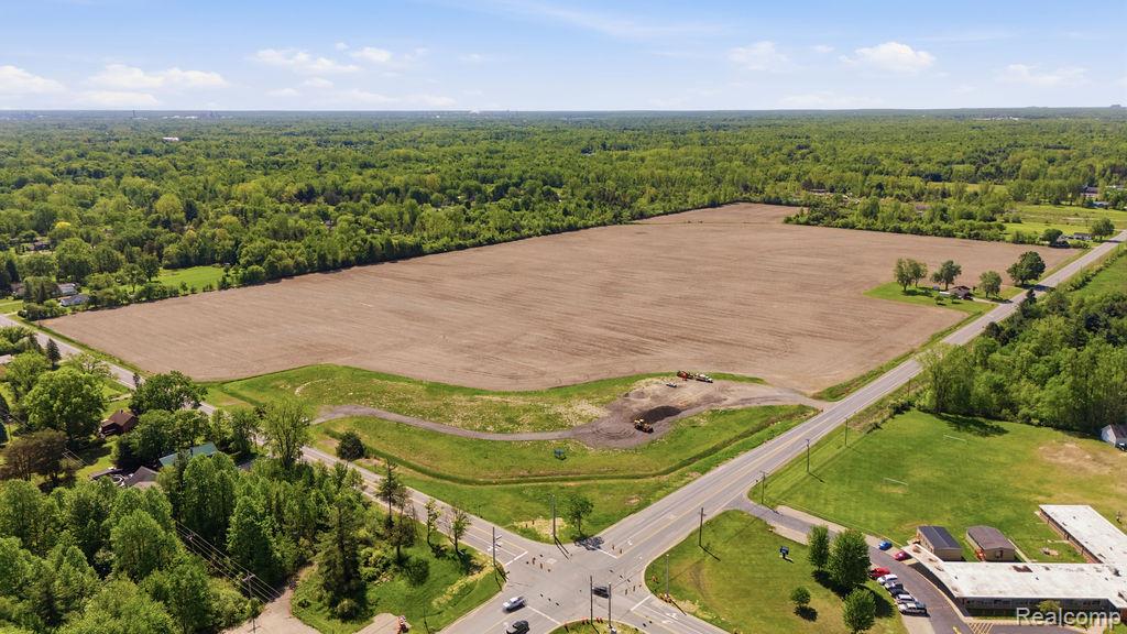 1863 Wadhams Road Smiths Creek, MI 48074 - Photo 2 of 11