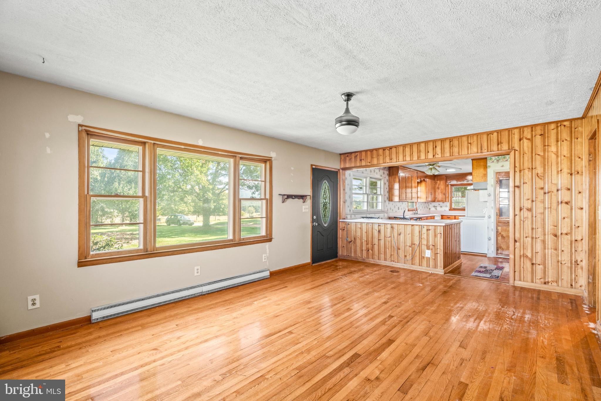 98 Cedar Ridge Road Waynesboro, VA 22980 - Photo 10 of 44 Living room