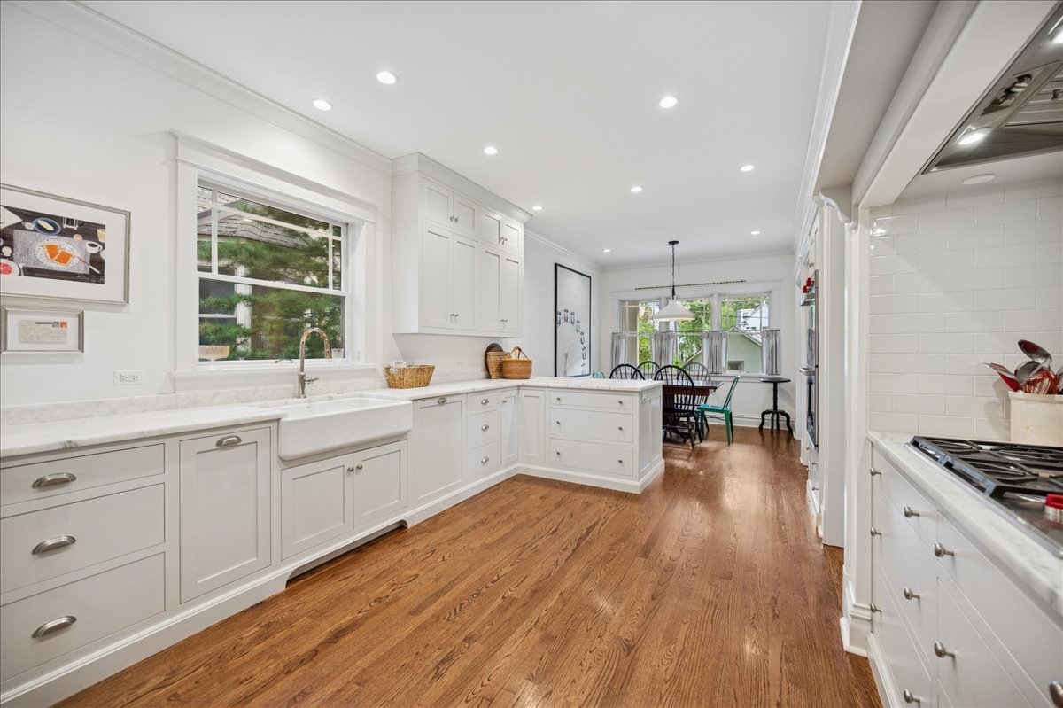 1249 Maple Avenue Wilmette, IL 60091 - Photo 12 of 43