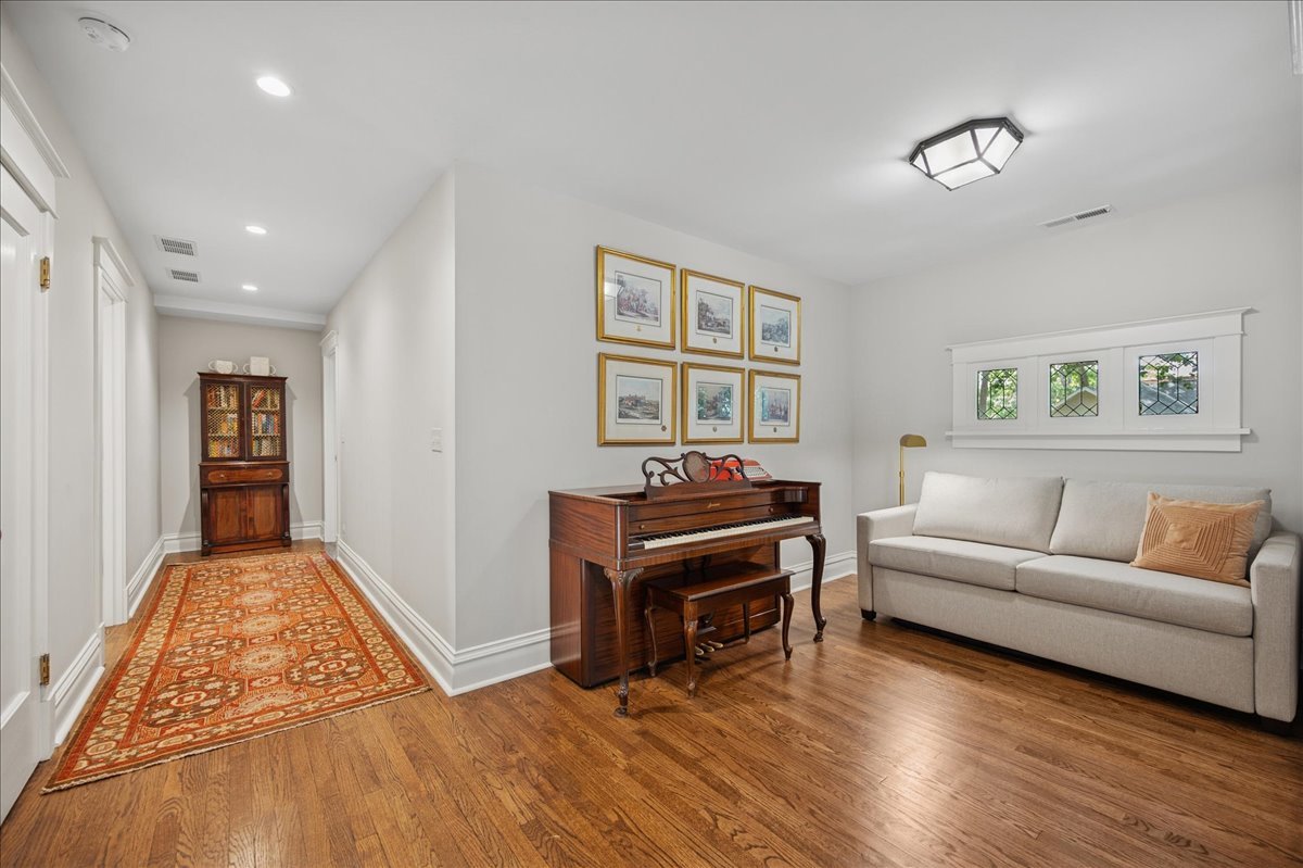 1249 Maple Avenue Wilmette, IL 60091 - Photo 26 of 43