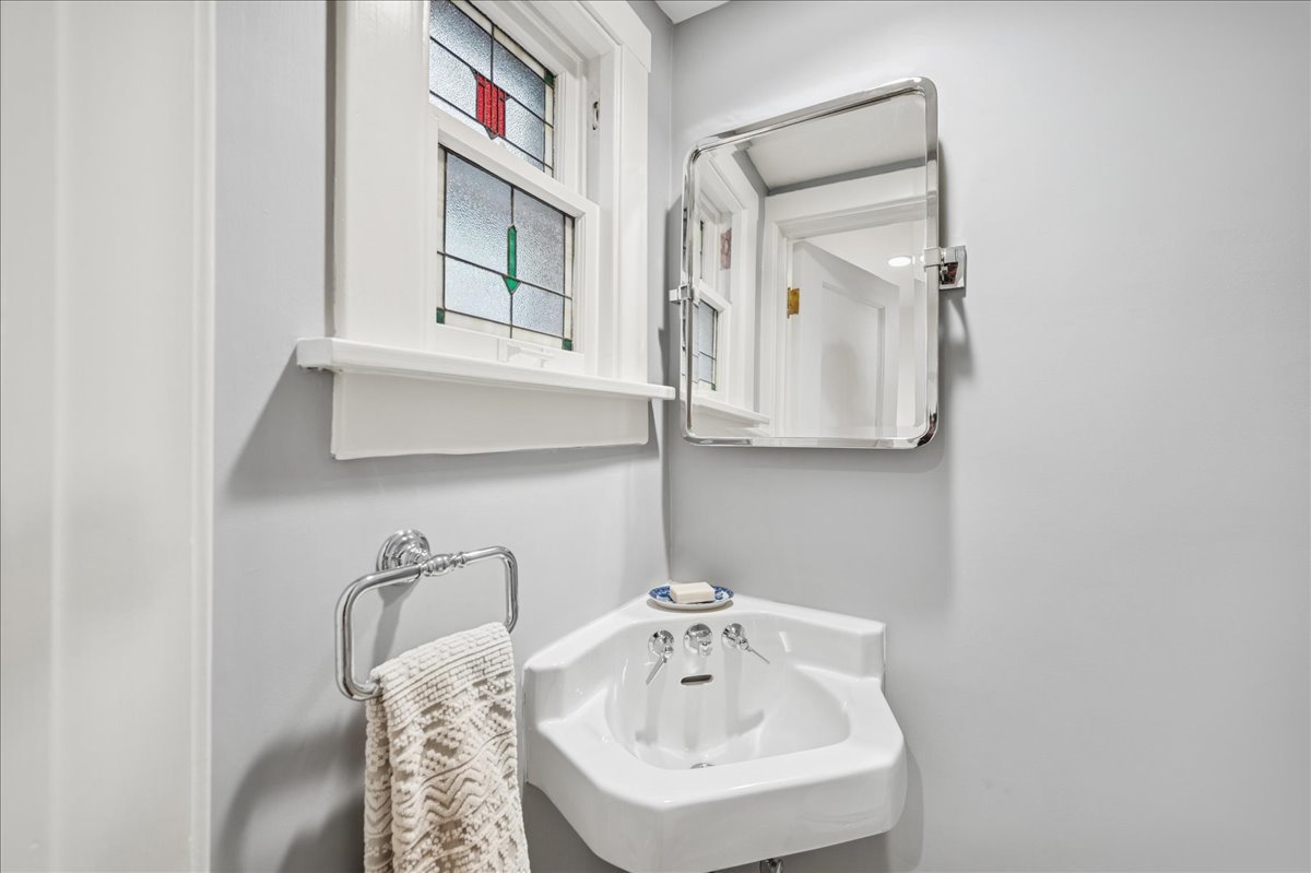 1249 Maple Avenue Wilmette, IL 60091 - Photo 29 of 43