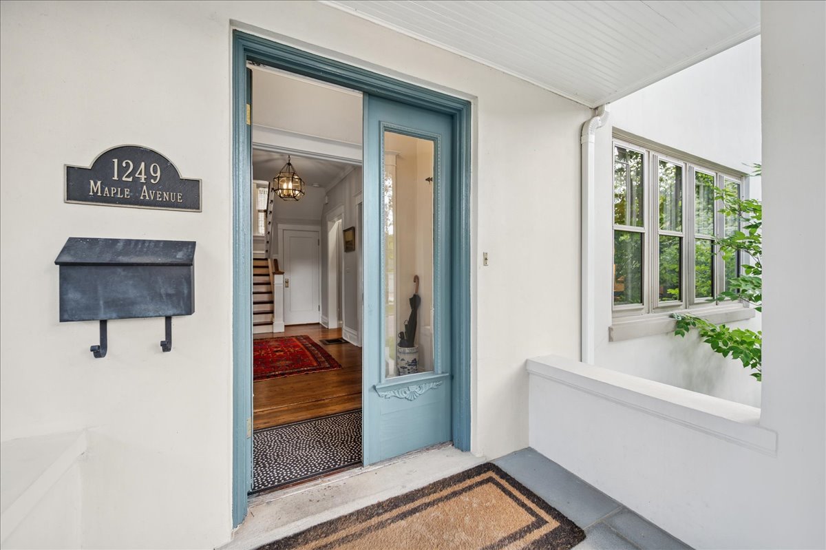1249 Maple Avenue Wilmette, IL 60091 - Photo 3 of 43