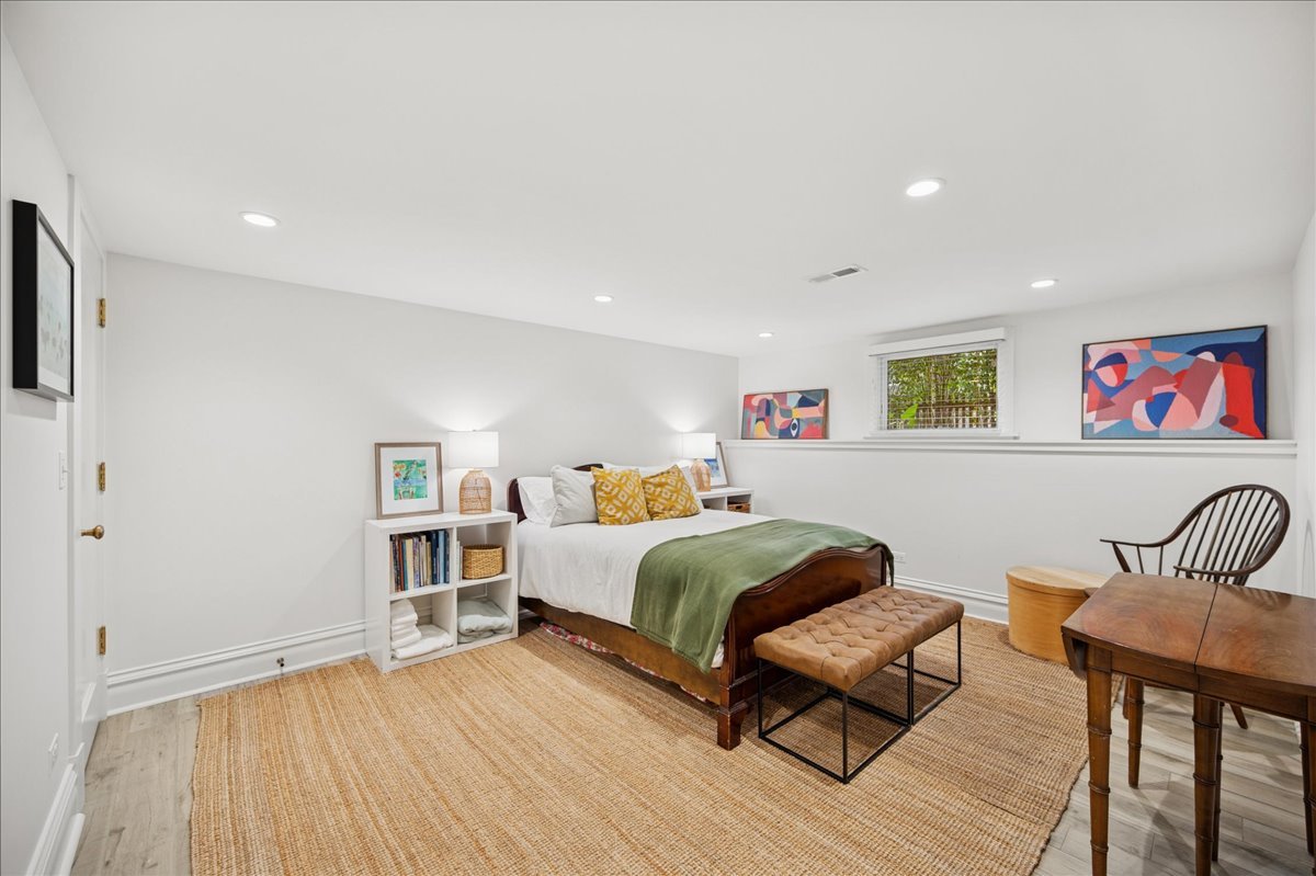 1249 Maple Avenue Wilmette, IL 60091 - Photo 32 of 43