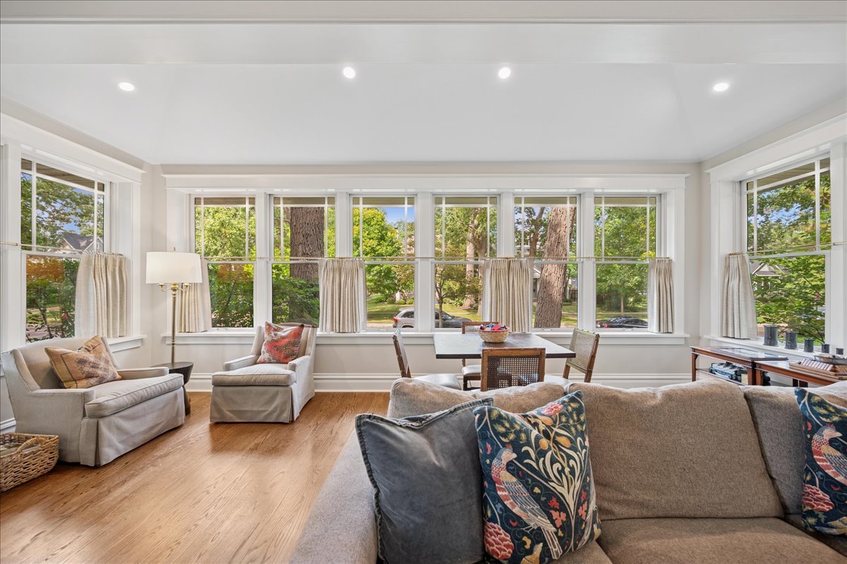 1249 Maple Avenue Wilmette, IL 60091 - Photo 8 of 43