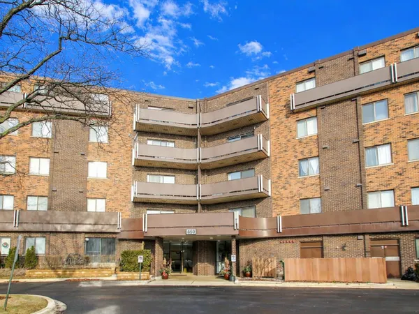 $187,500 | 850 Wellington Avenue, Unit 403, Elk Grove Village, IL 60007