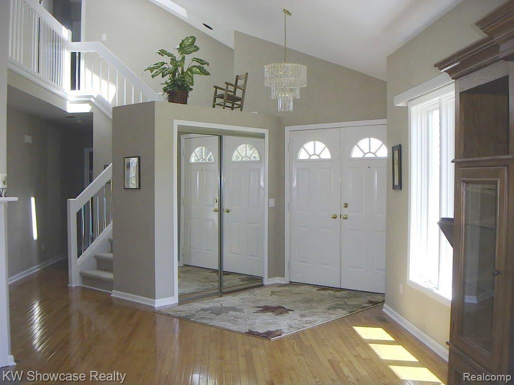1388 Middle Road Highland, MI 48357 - Photo 3 of 10 foyer.jpg