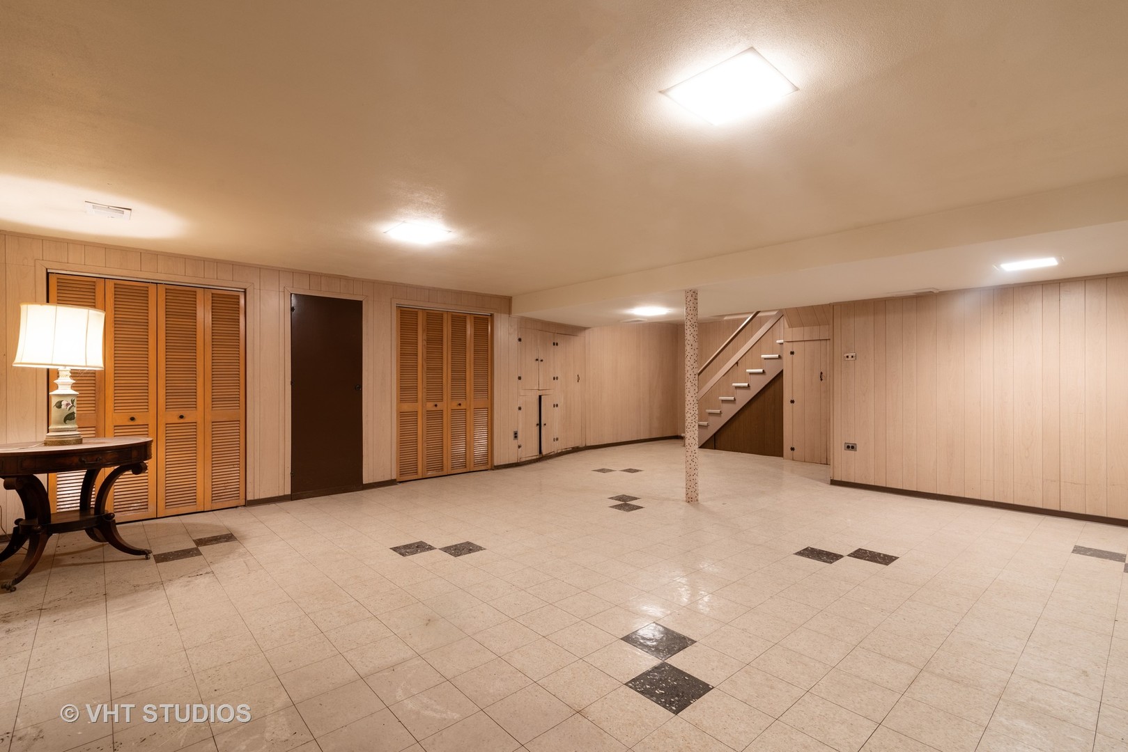 8639 East Prairie Road Skokie, IL 60076 - Photo 7 of 10
