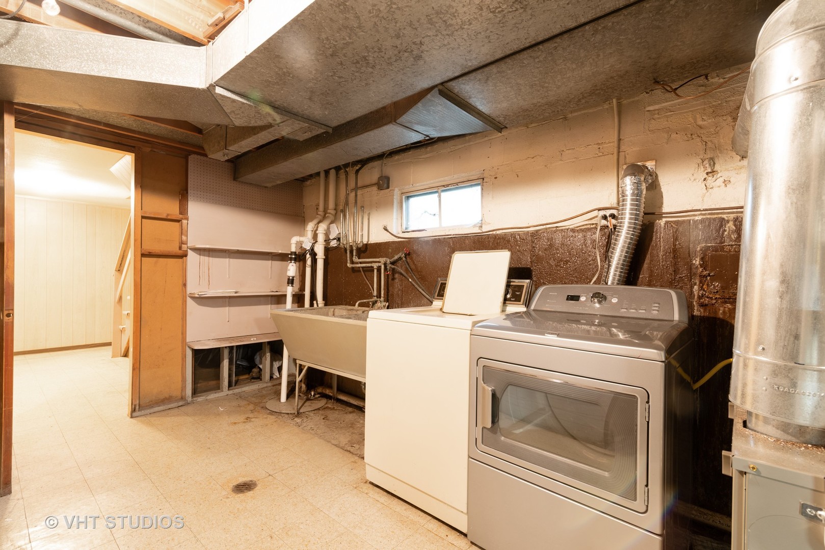 8639 East Prairie Road Skokie, IL 60076 - Photo 9 of 10