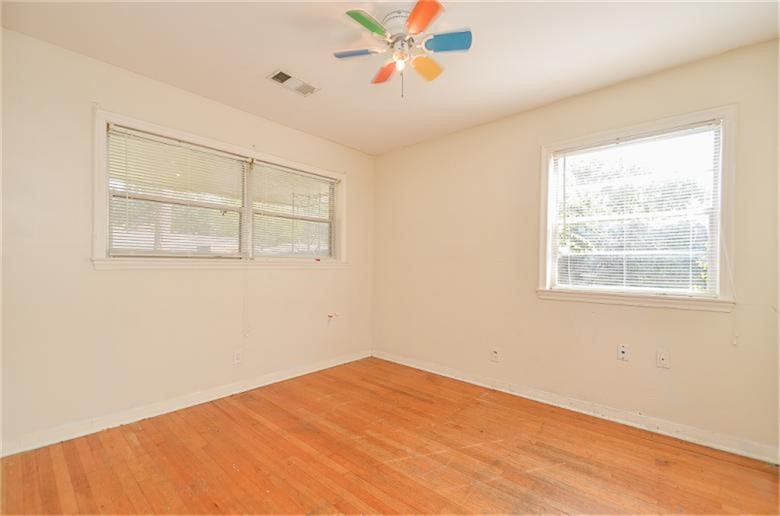 4401 Hummingbird Street Houston, TX 77035 - Photo 16 of 26 Gallery Image 16