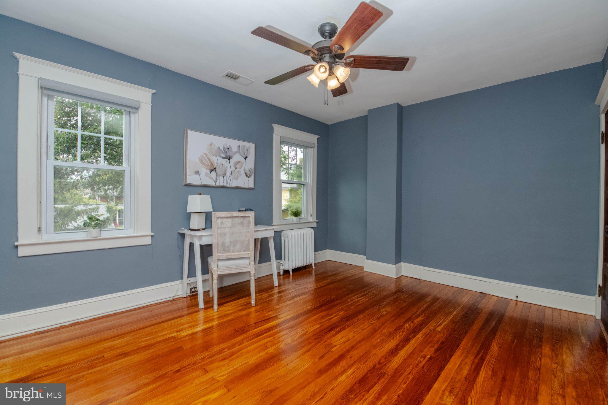 5114 Norwood Road Baltimore, MD 21212 - Photo 31 of 54 Bright and airy room with charm.
