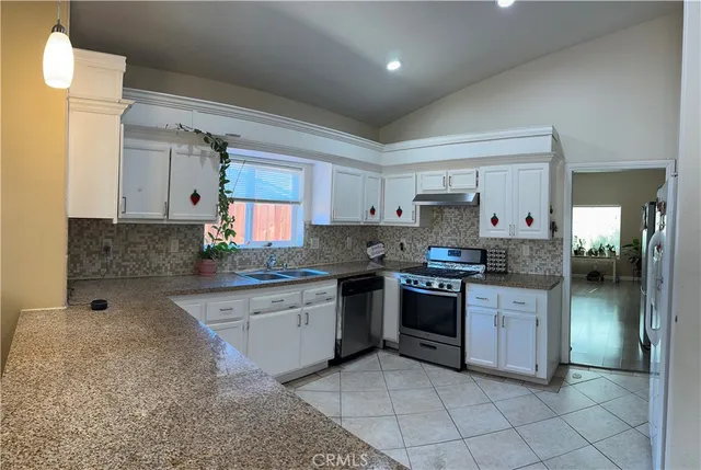 $399,999 | 16312 Molino Drive, Victorville, CA 92395