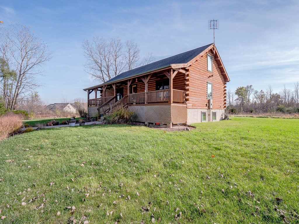 12519 Brandon Road Churubusco, IN 46723 - Photo 4 of 36
