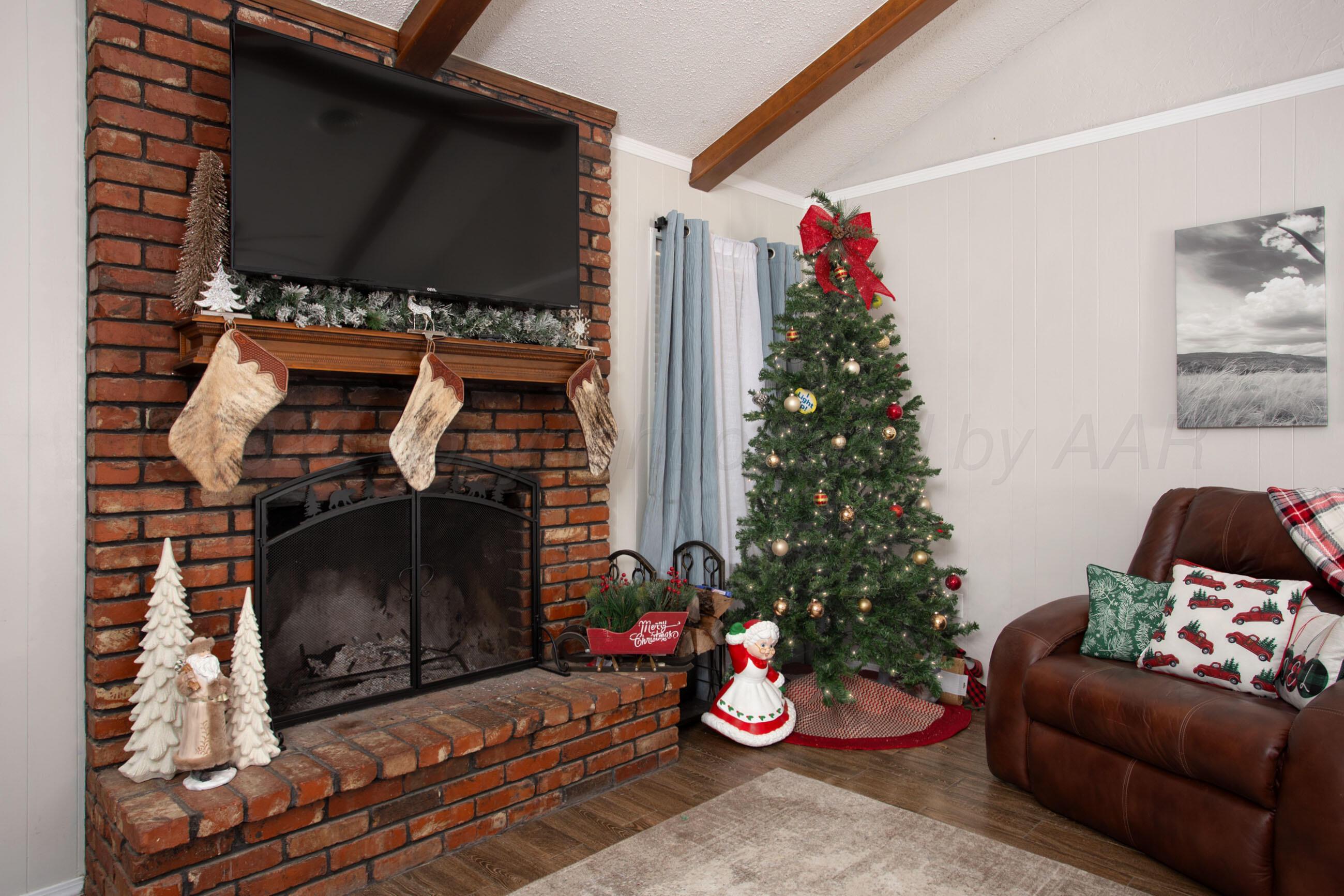2907 Mable Drive Canyon, TX 79015 - Photo 10 of 23 a living room with furniture and a flat screen tv