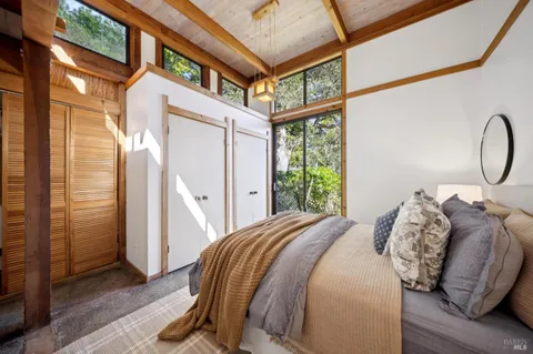 $1,725,000 | 95 Via De La Vista, Inverness, CA 94937