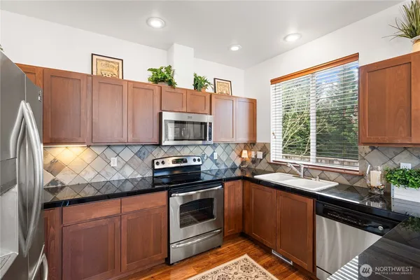 $475,000 | 814 10th Street Southeast, Puyallup, WA 98372
