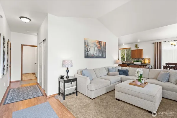 $475,000 | 814 10th Street Southeast, Puyallup, WA 98372