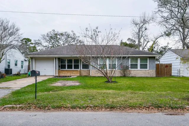 $190,000 | 1109 Miller Street, Angleton, TX 77515