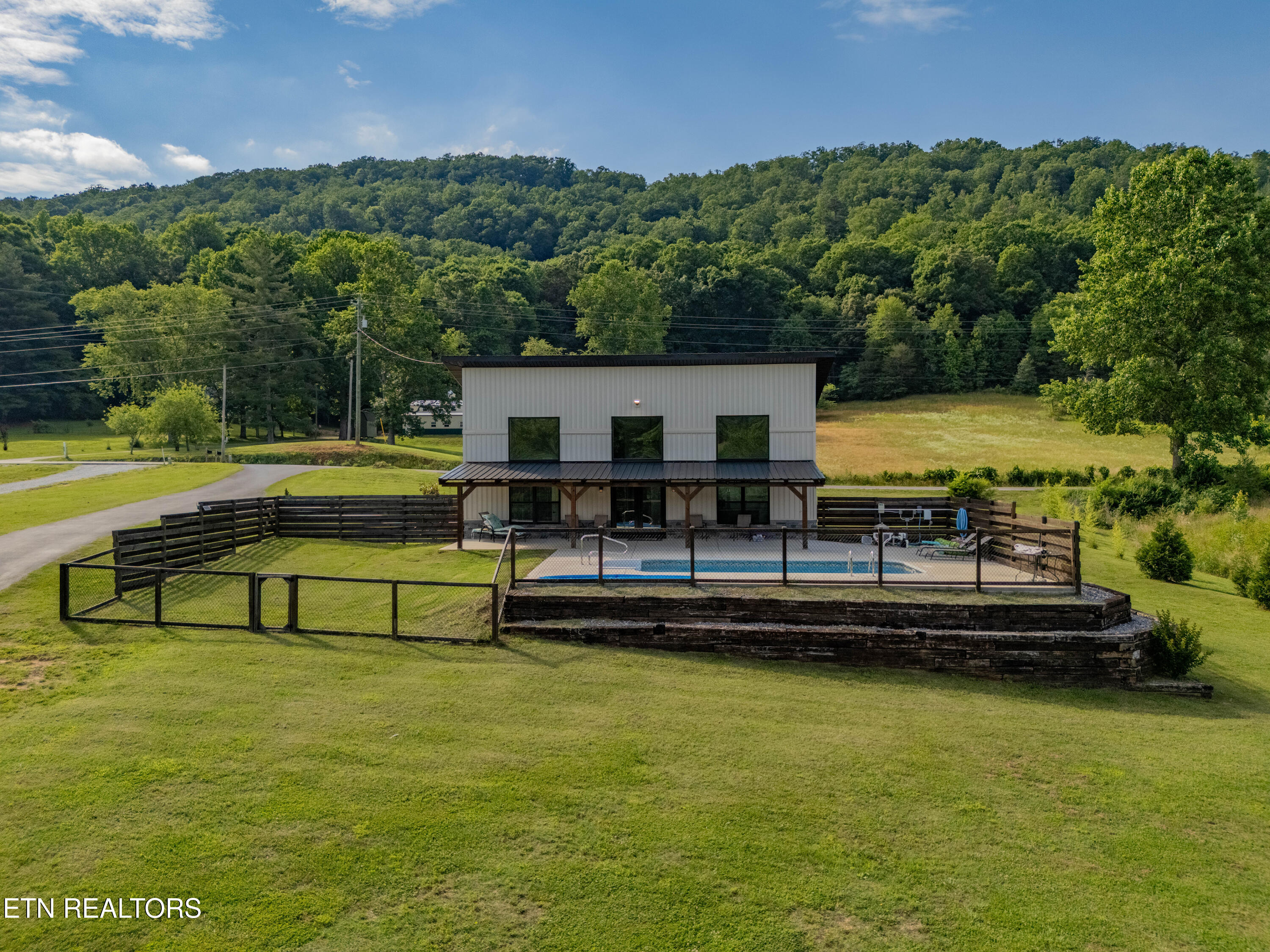 1352 Dutch Valley Road Clinton, TN 37716 - Photo 38 of 50 DJI_20260606173145_0756_D-HDR