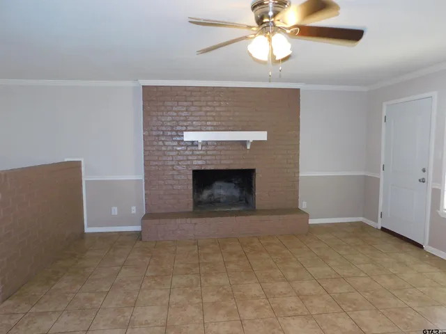 $1,200 | 602 East South Street, Unit 3, Lindale, TX 75771