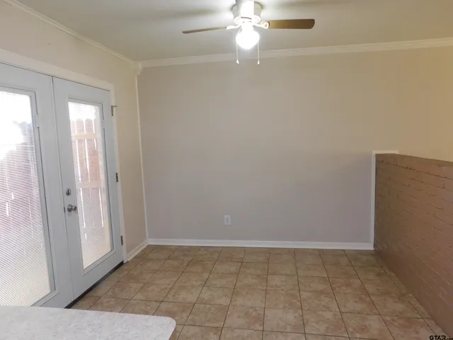 $1,200 | 602 East South Street, Unit 3, Lindale, TX 75771