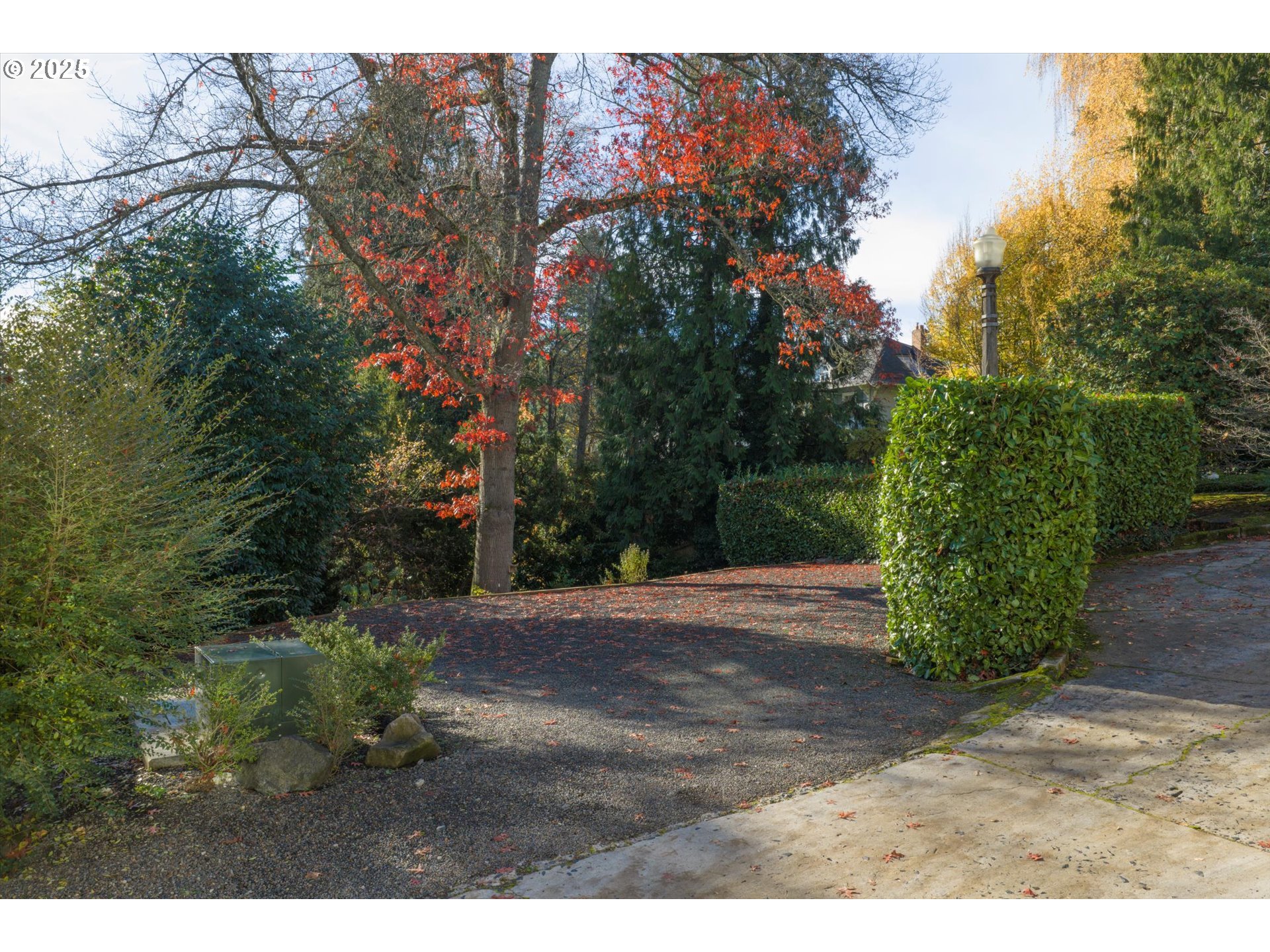 Southwest Hillcrest Place Portland, OR 97201 - Photo 4 of 11 a view of outdoor space and yard