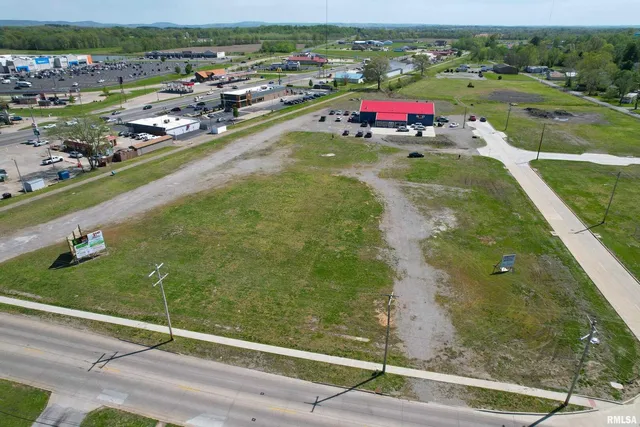 $525,000 | 333 East Sloan Street, Harrisburg, IL 62946