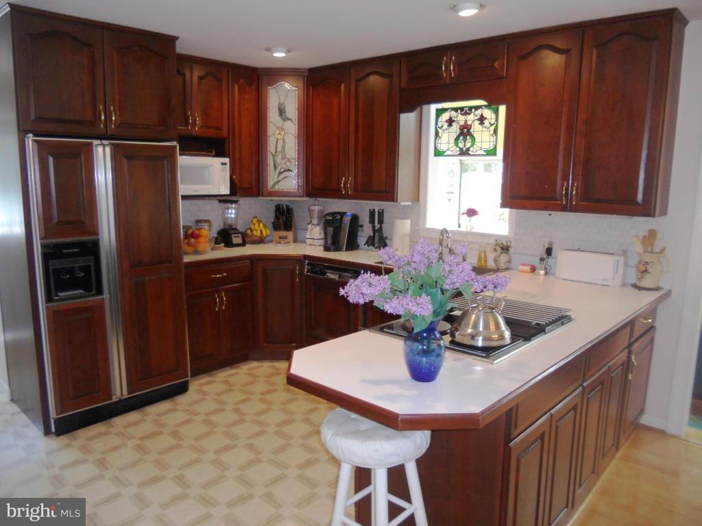 212 Elk Road Baltimore, MD 21221 - Photo 4 of 28 Kitchen