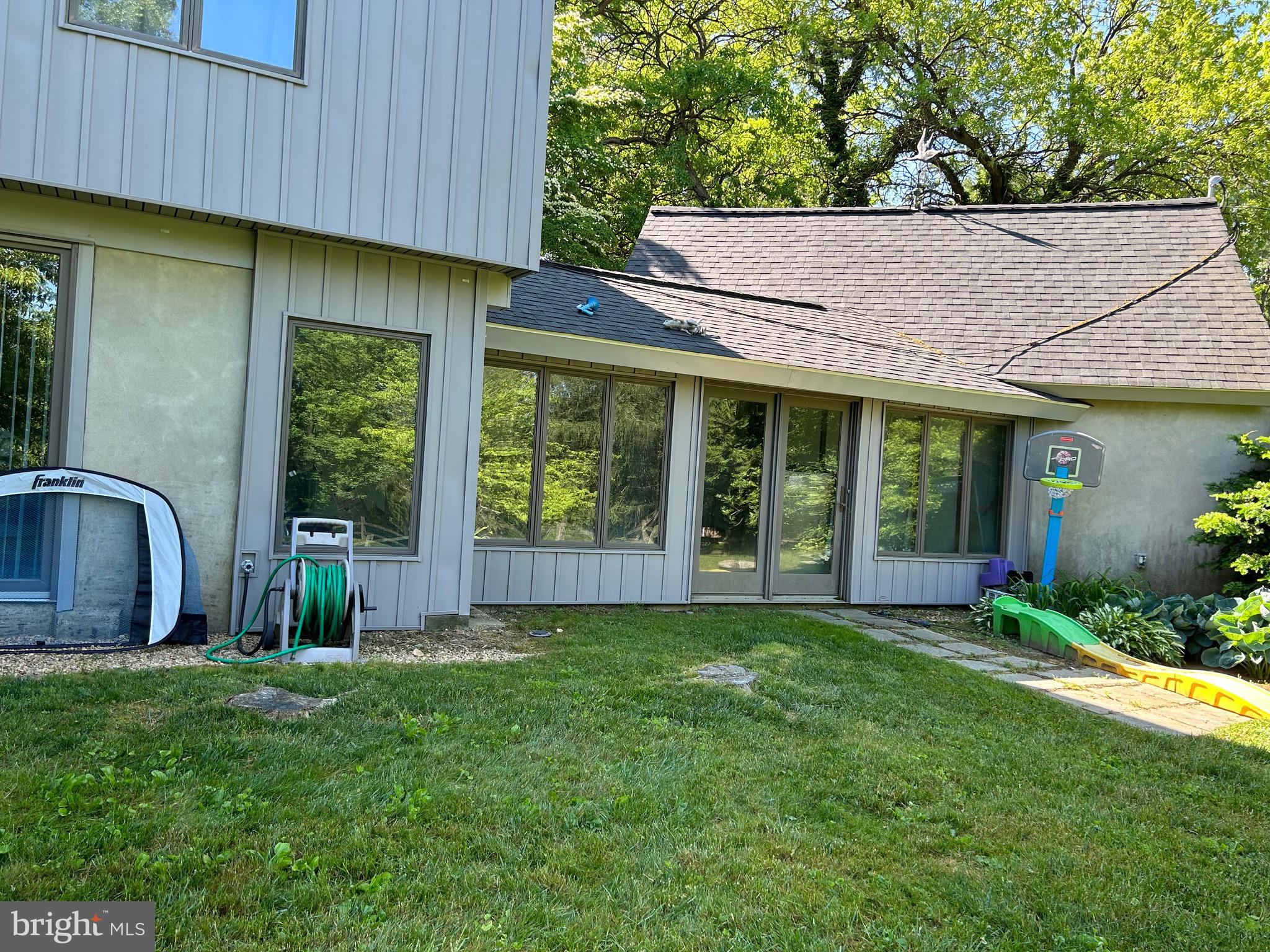123 Osage Lane Newark, DE 19711 - Photo 10 of 19 Close up of part of rear of property