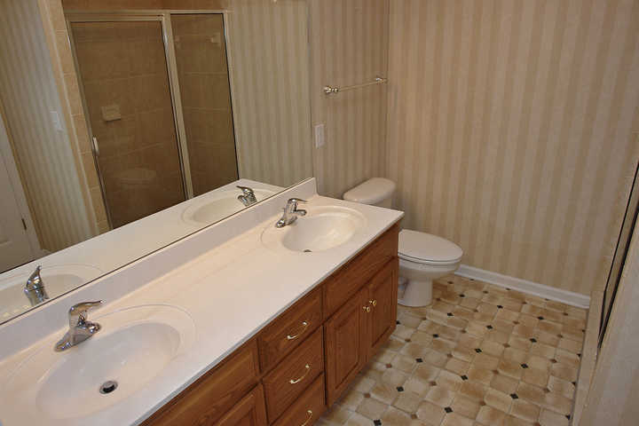 1971 Millbridge Road Salem, VA 24153 - Photo 10 of 15 Bath