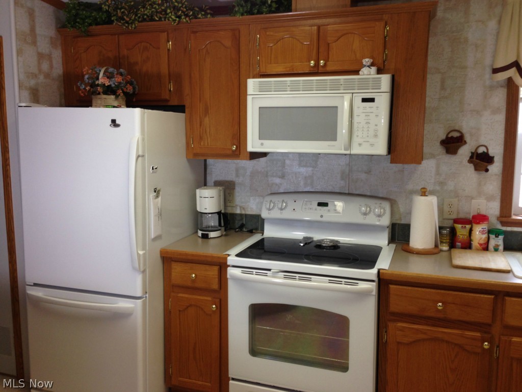 101 Morges Road Malvern, OH 44644 - Photo 7 of 18 Kitchen appliances included