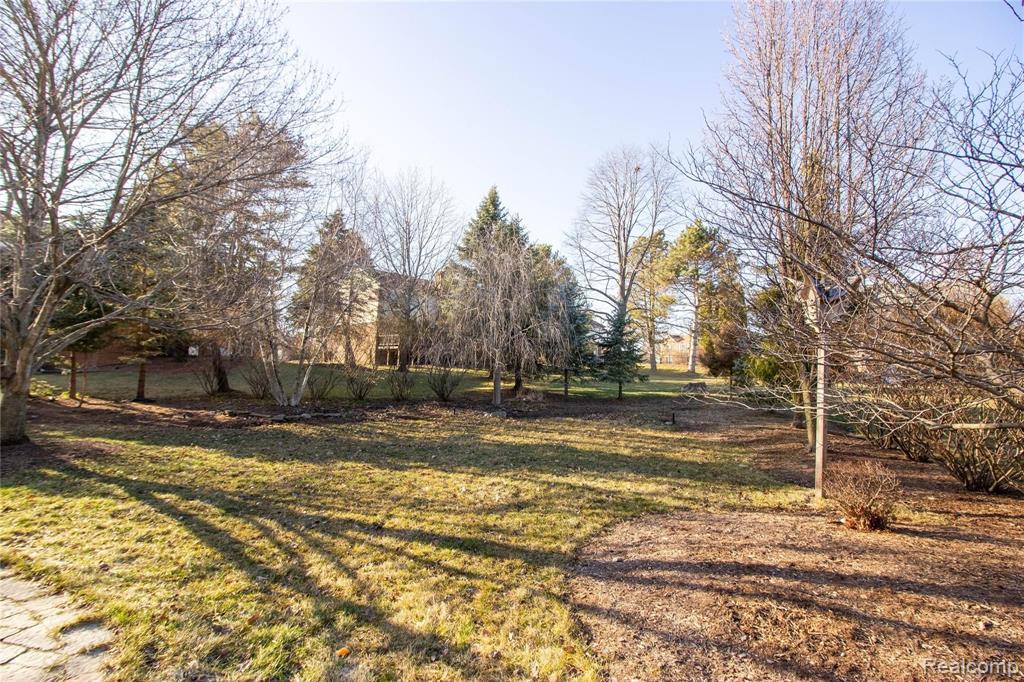 1067 Grandview Drive Rochester Hills, MI 48306 - Photo 23 of 26