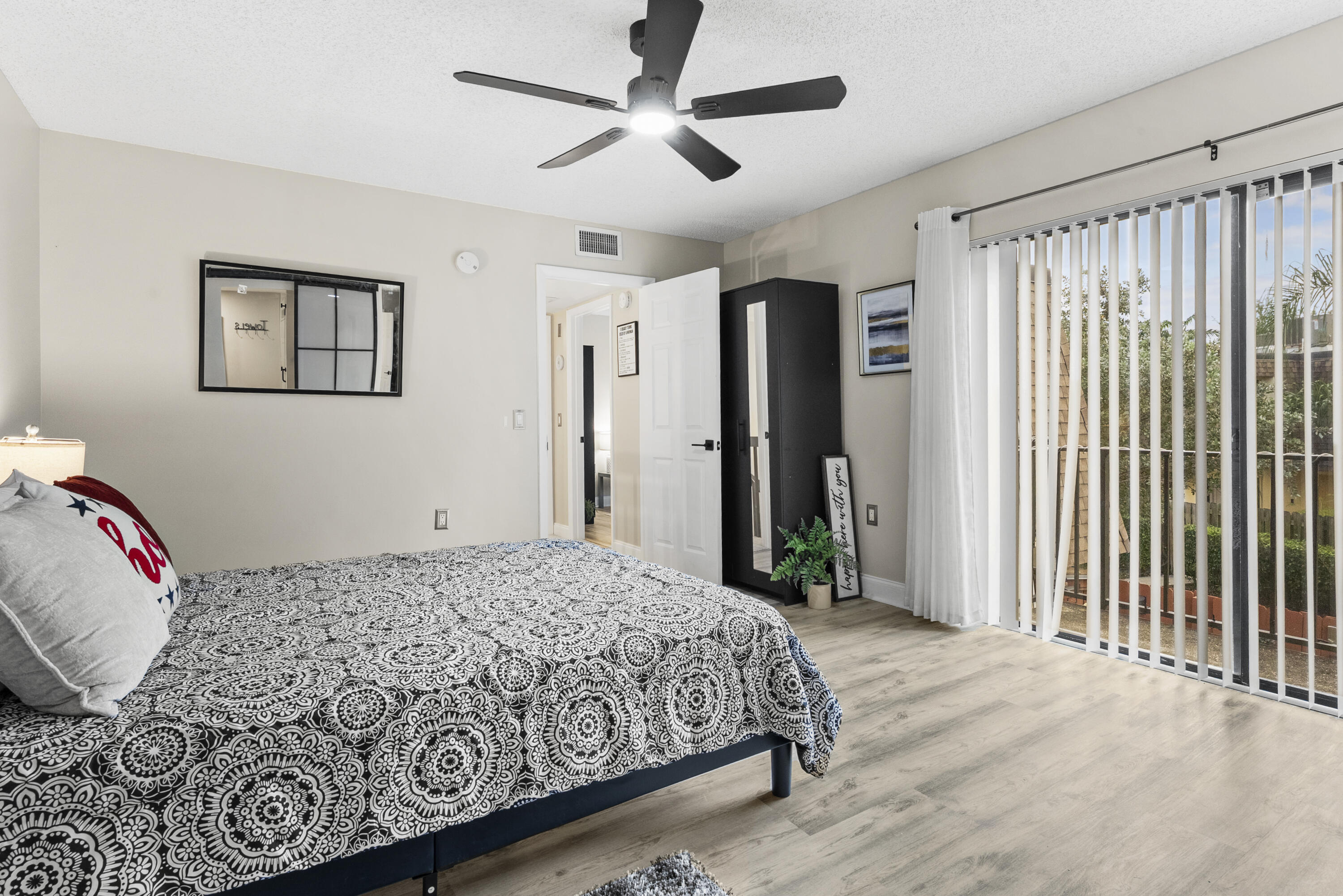 2949 Southwest 22nd Avenue, Unit 27A Delray Beach, FL 33445 - Photo 16 of 28 DSC01907